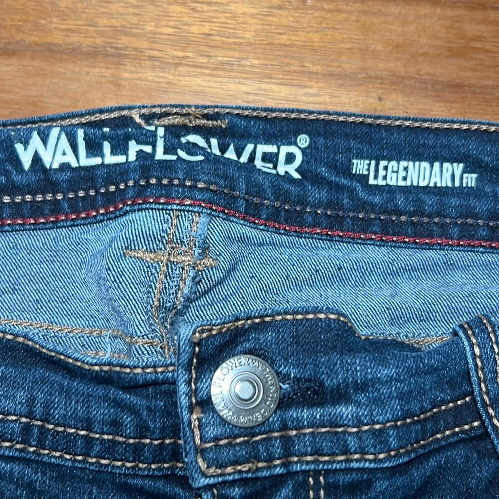 The Legendary Fit Wallflower Jeans
